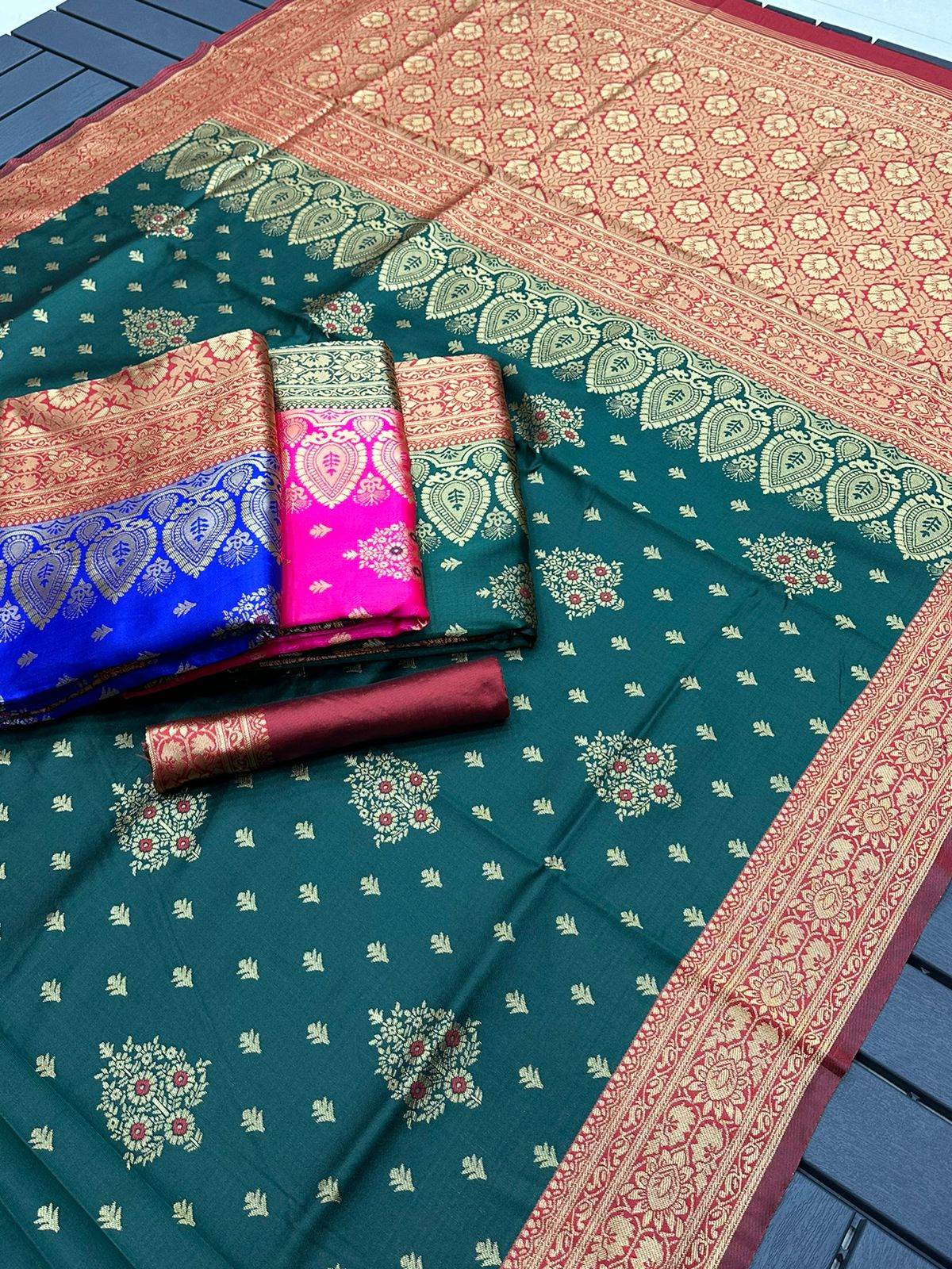 Kanjivaram Soft Lichi Silk Saree with Vintage Weaving & Rich Border - SEEANS