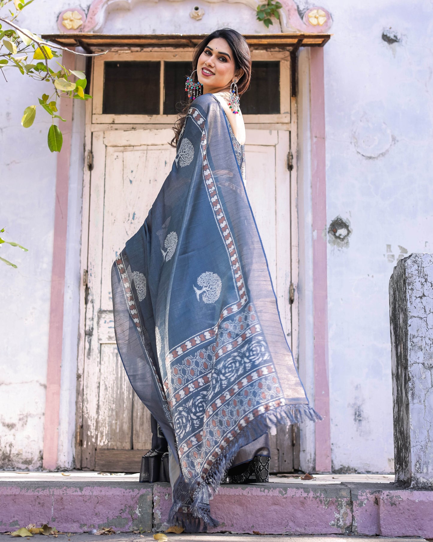 Multicolour Linen Saree with Traditional Patterns | Lightweight and Elegant - SEEANS