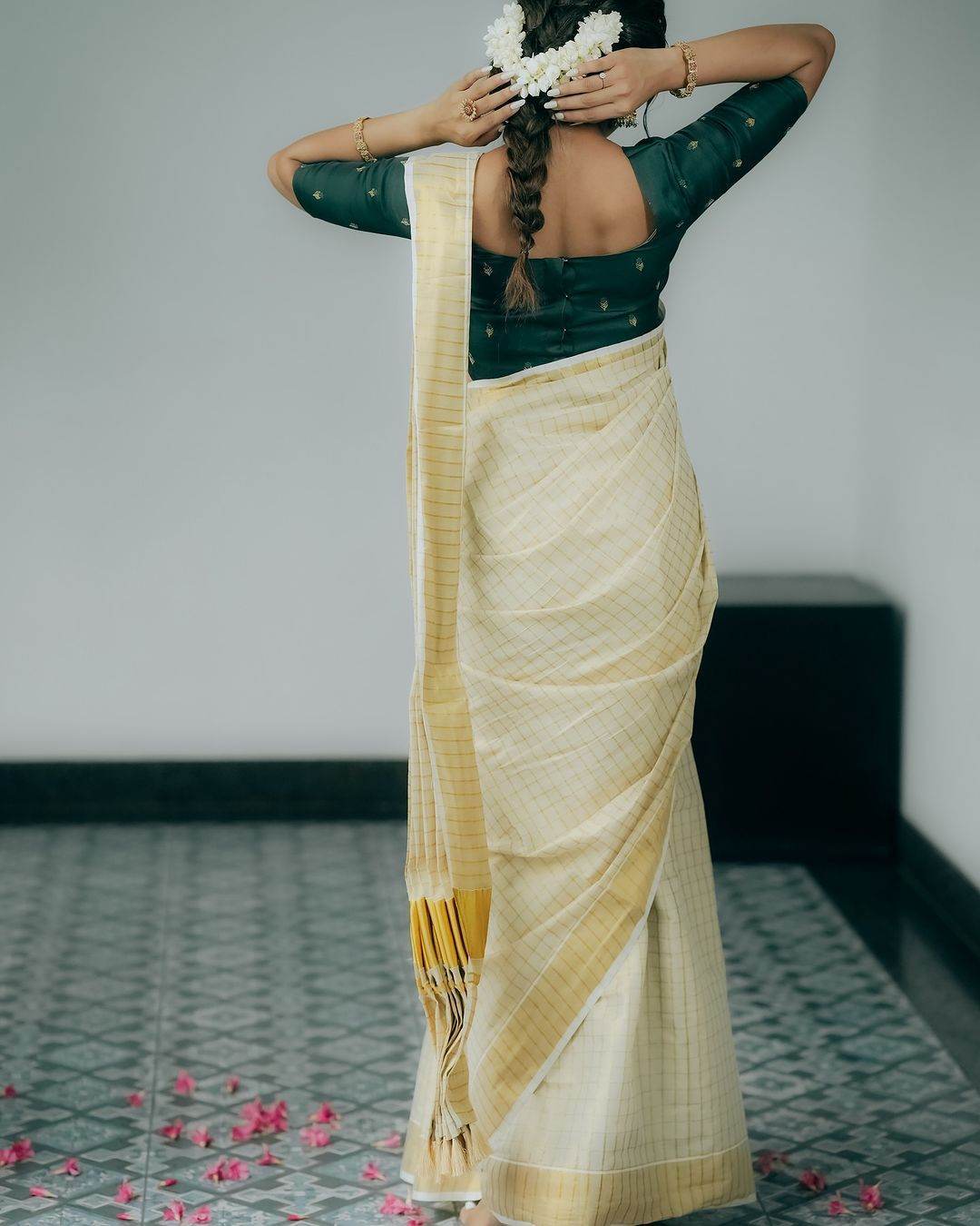 SEEANS Soft Silk Symphony Saree with Gold Weaving Checks - SEEANS