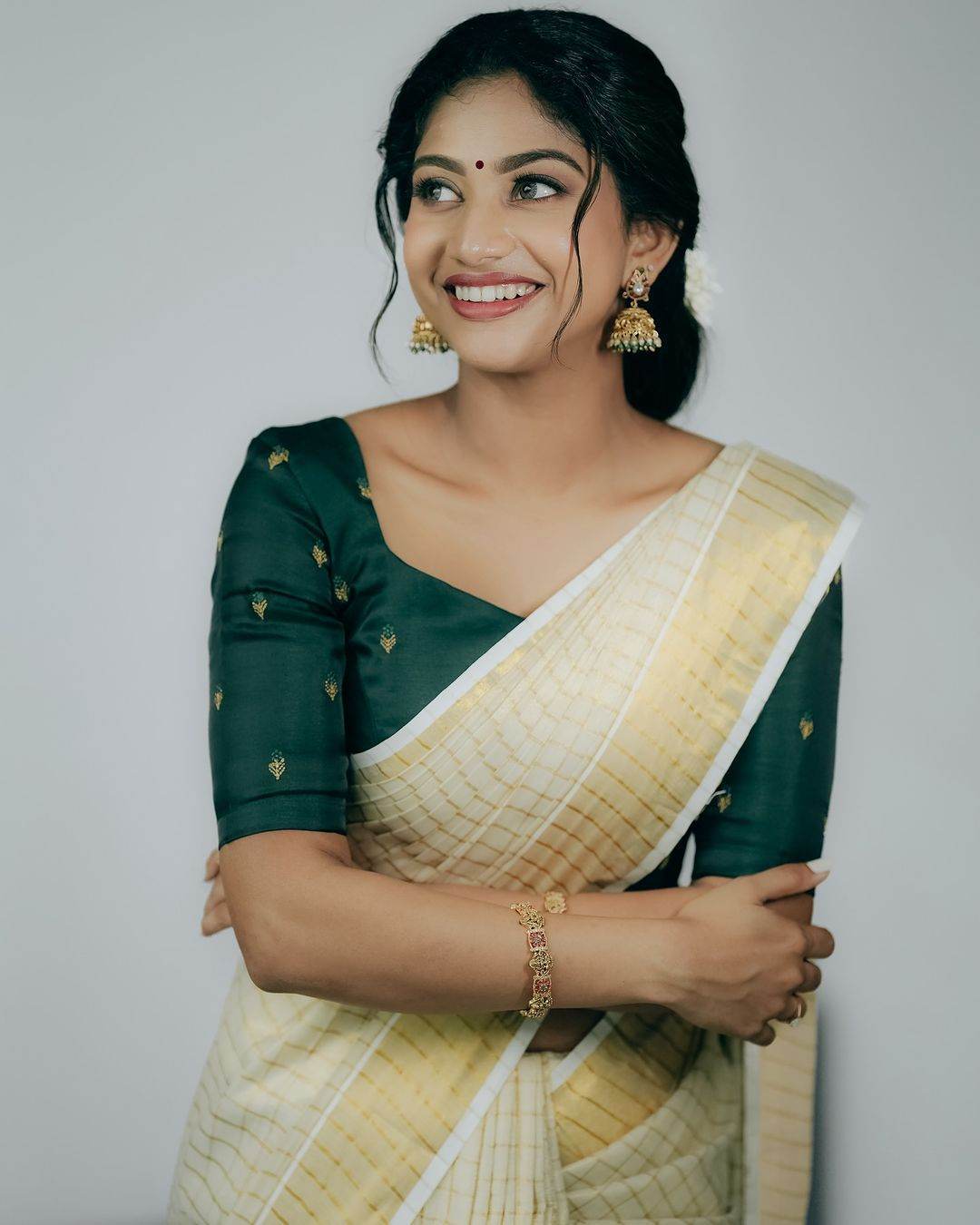 SEEANS Soft Silk Symphony Saree with Gold Weaving Checks - SEEANS