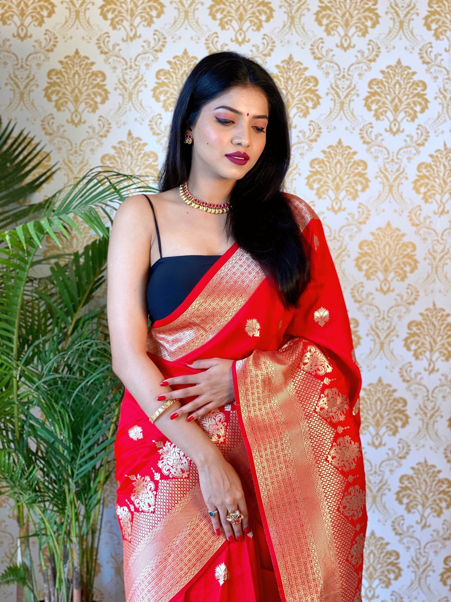 Pure Banarasi Silk Saree with Zari Weaving – Royal Vintage Look - SEEANS