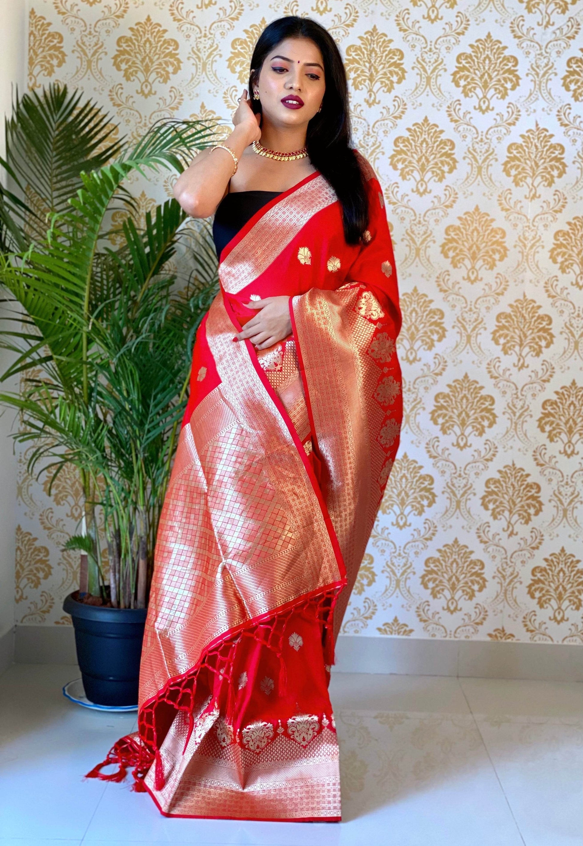 Pure Banarasi Silk Saree with Zari Weaving – Royal Vintage Look - SEEANS