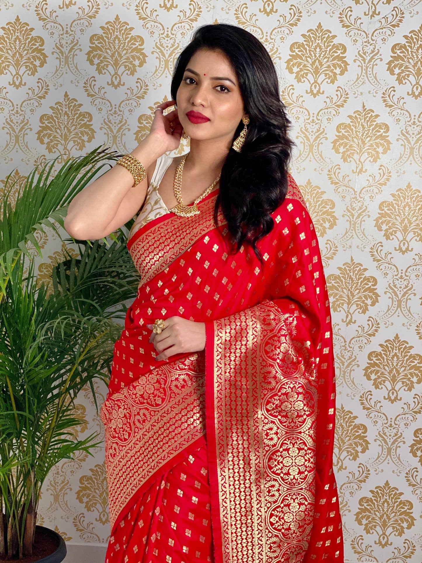 Pure Banarasi Silk Saree with Zari Weaving – Traditional Elegance - SEEANS