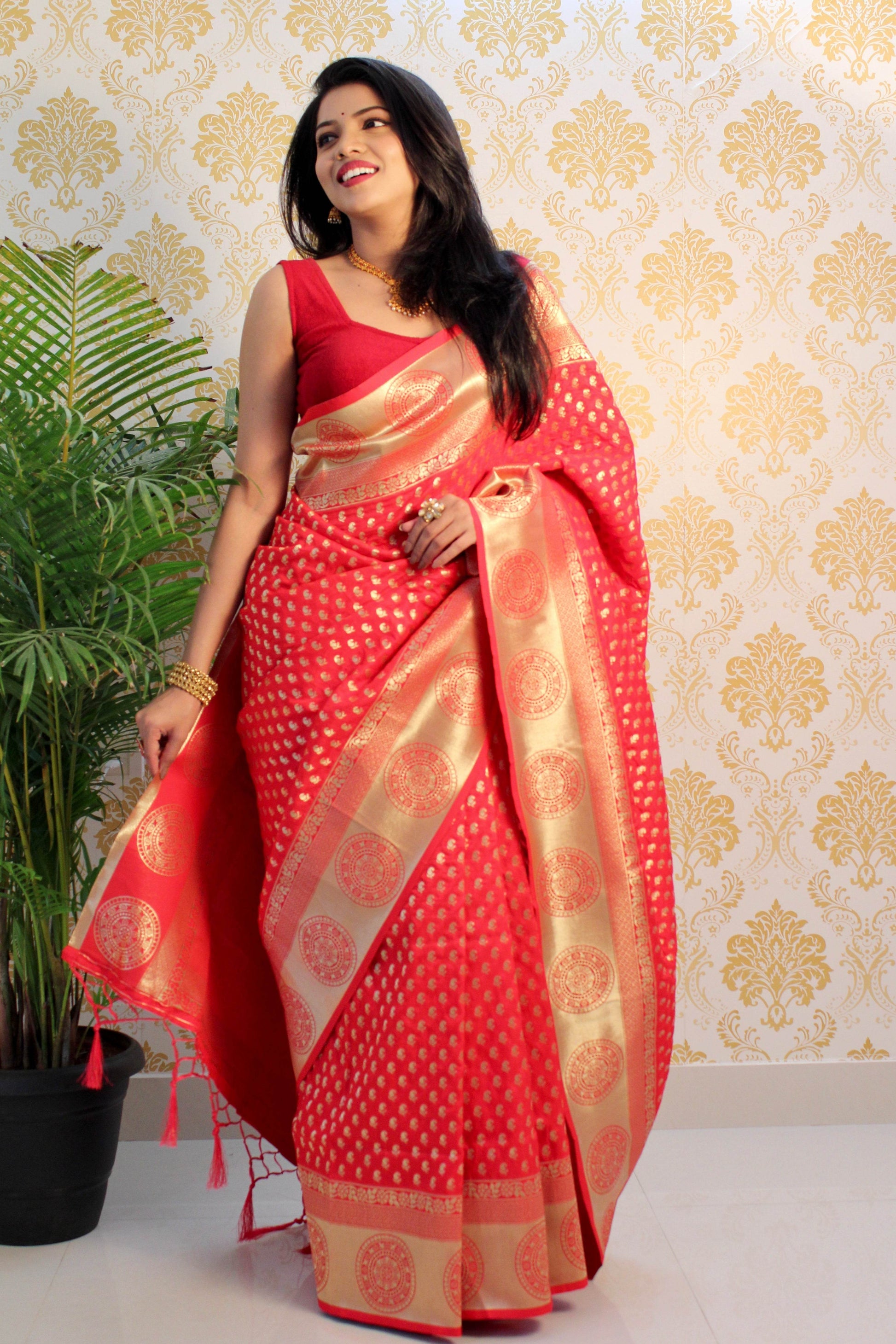 Pure Banarasi Silk Saree with Zari Weaving – Vintage Royal Design - SEEANS