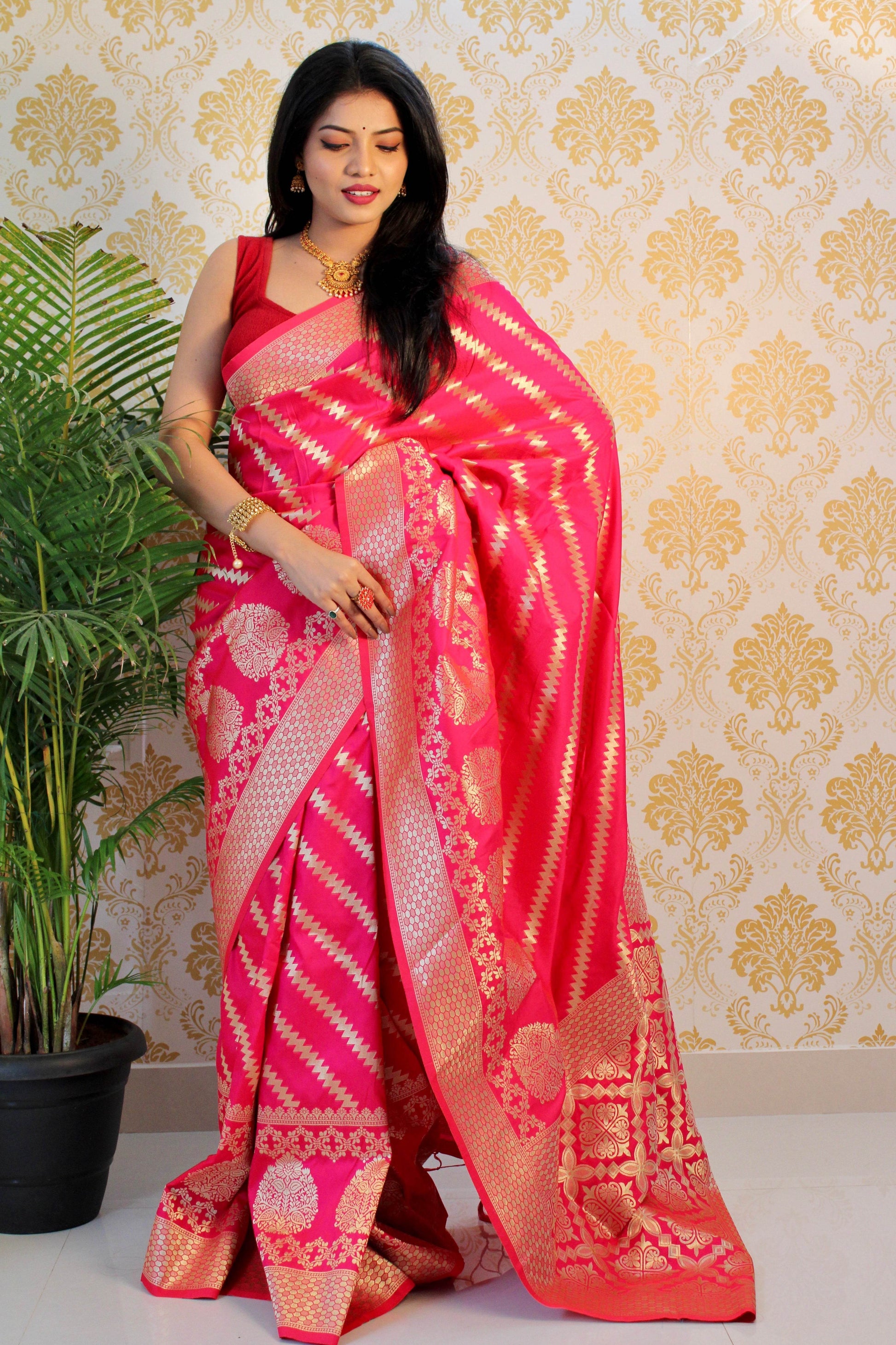 Pure Banarasi Silk Saree with Zari Weaving – Elegant Royal Design - SEEANS