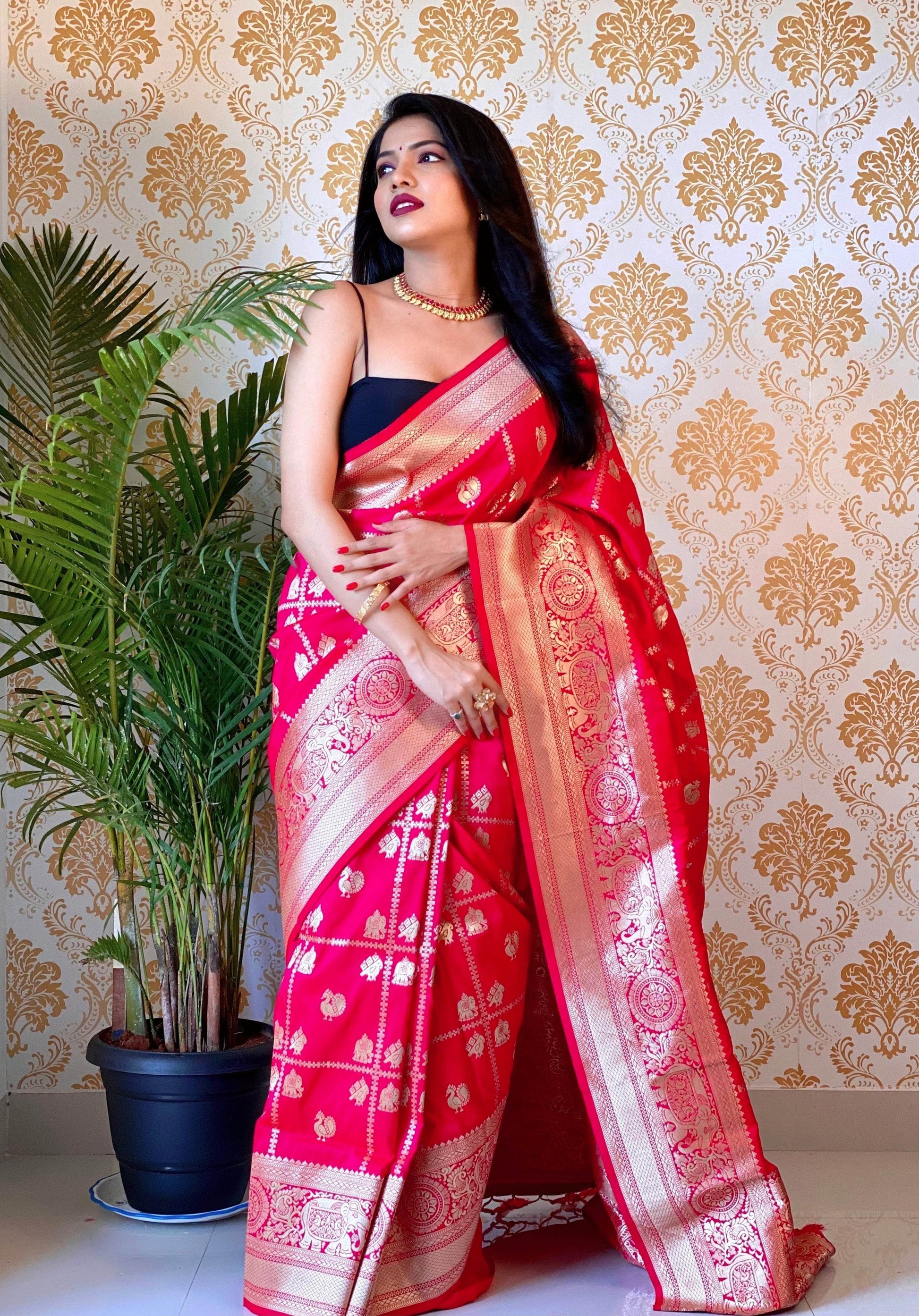 Pure Banarasi Silk Saree with Zari Weaving – Vintage Elegance - SEEANS