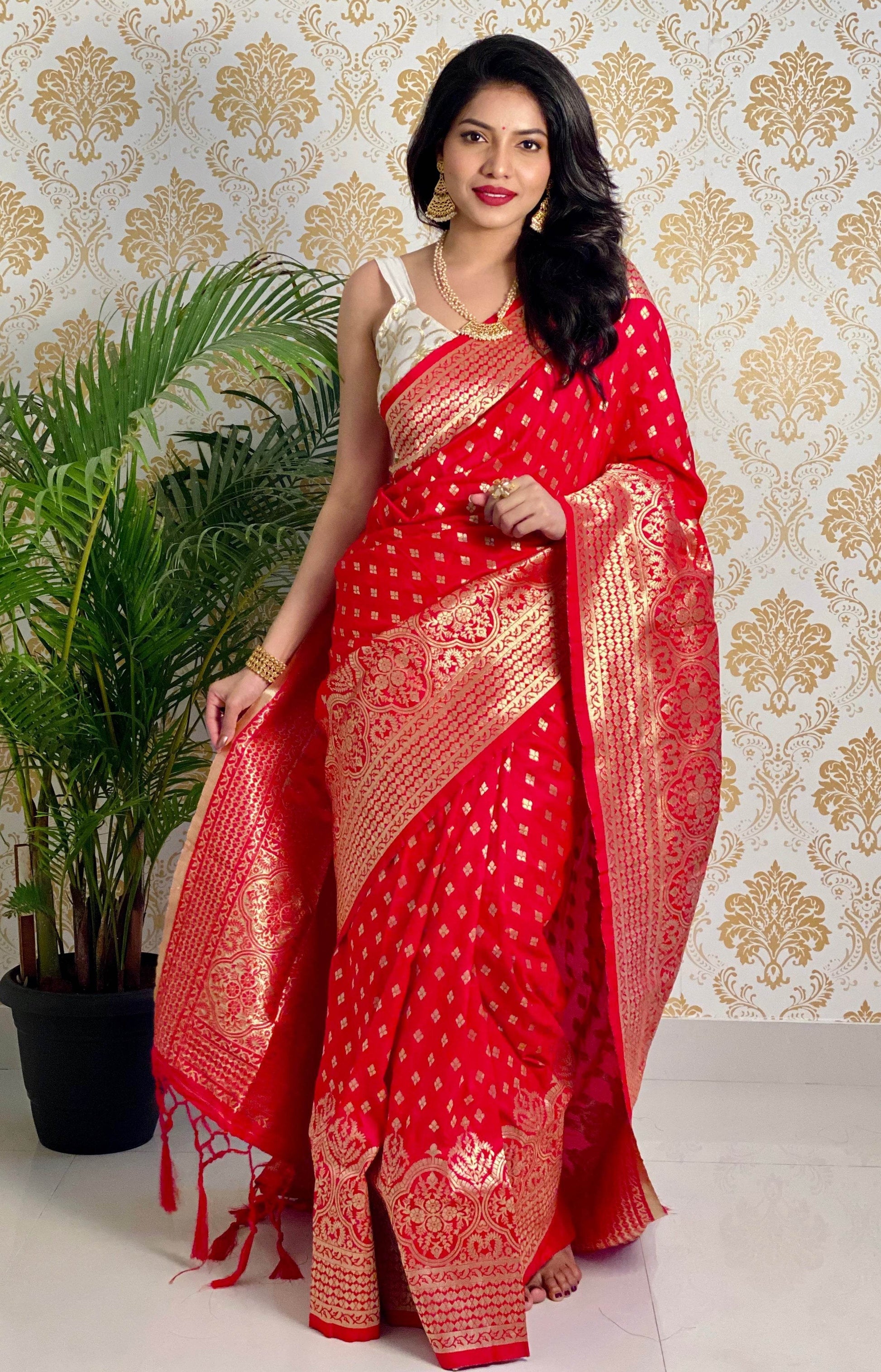 Pure Banarasi Silk Saree with Zari Weaving – Traditional Elegance - SEEANS