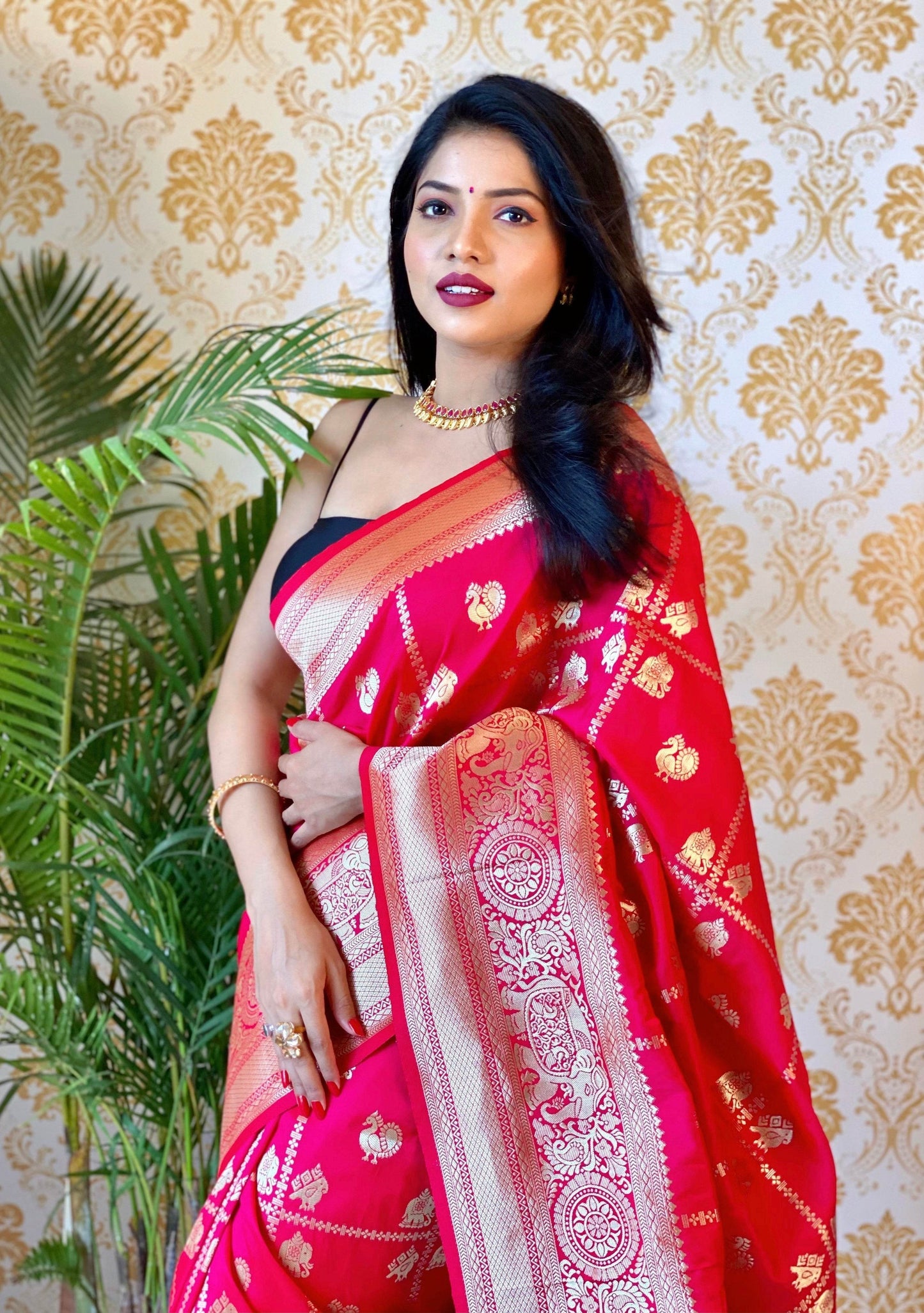 Pure Banarasi Silk Saree with Zari Weaving – Vintage Elegance - SEEANS