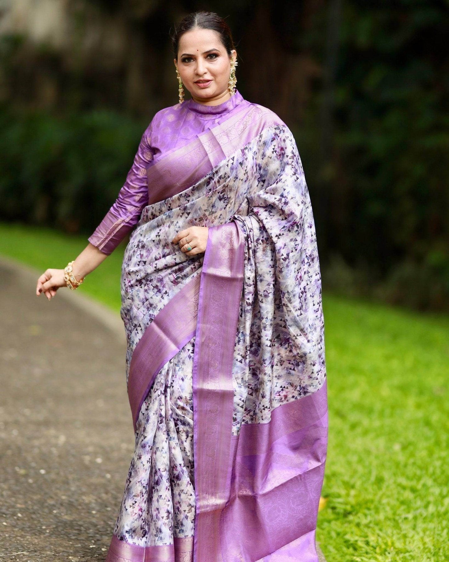 Lavender Banarasi Silk Saree with Delicate Floral Prints and Lustrous Zari Borders - SEEANS