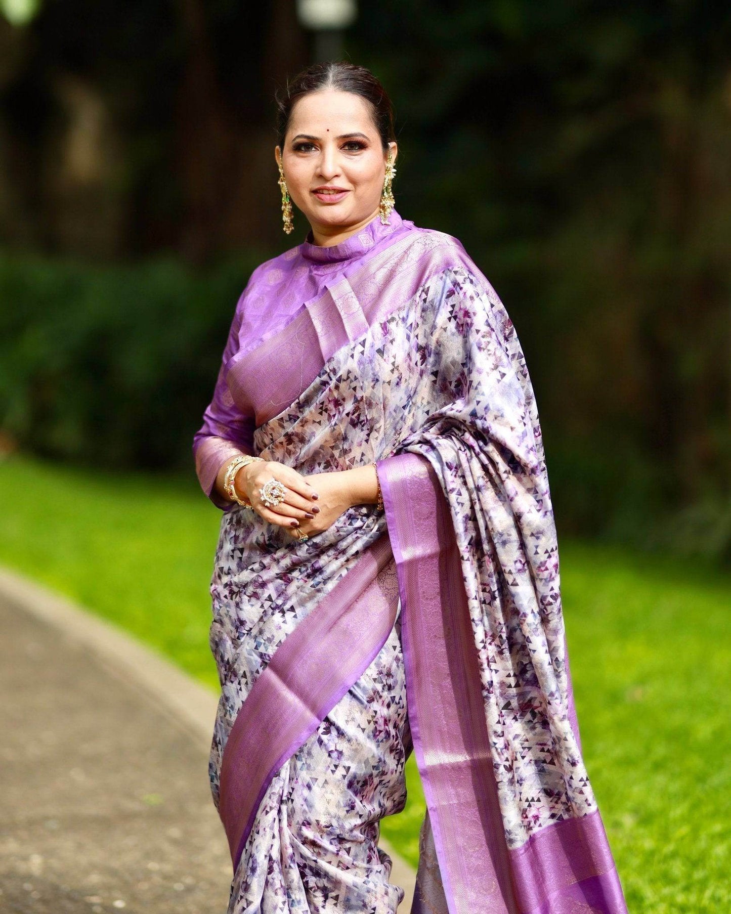 Lavender Banarasi Silk Saree with Delicate Floral Prints and Lustrous Zari Borders - SEEANS