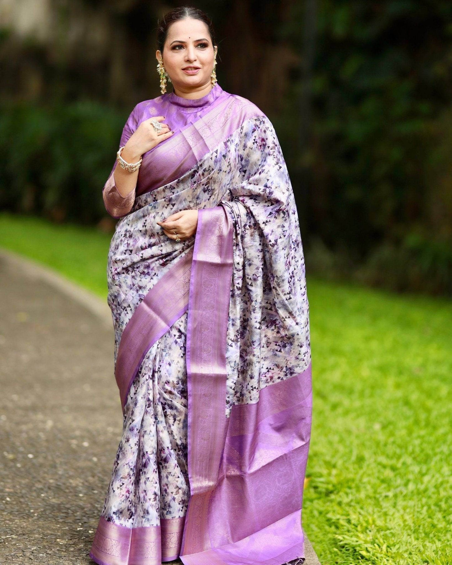 Lavender Banarasi Silk Saree with Delicate Floral Prints and Lustrous Zari Borders - SEEANS