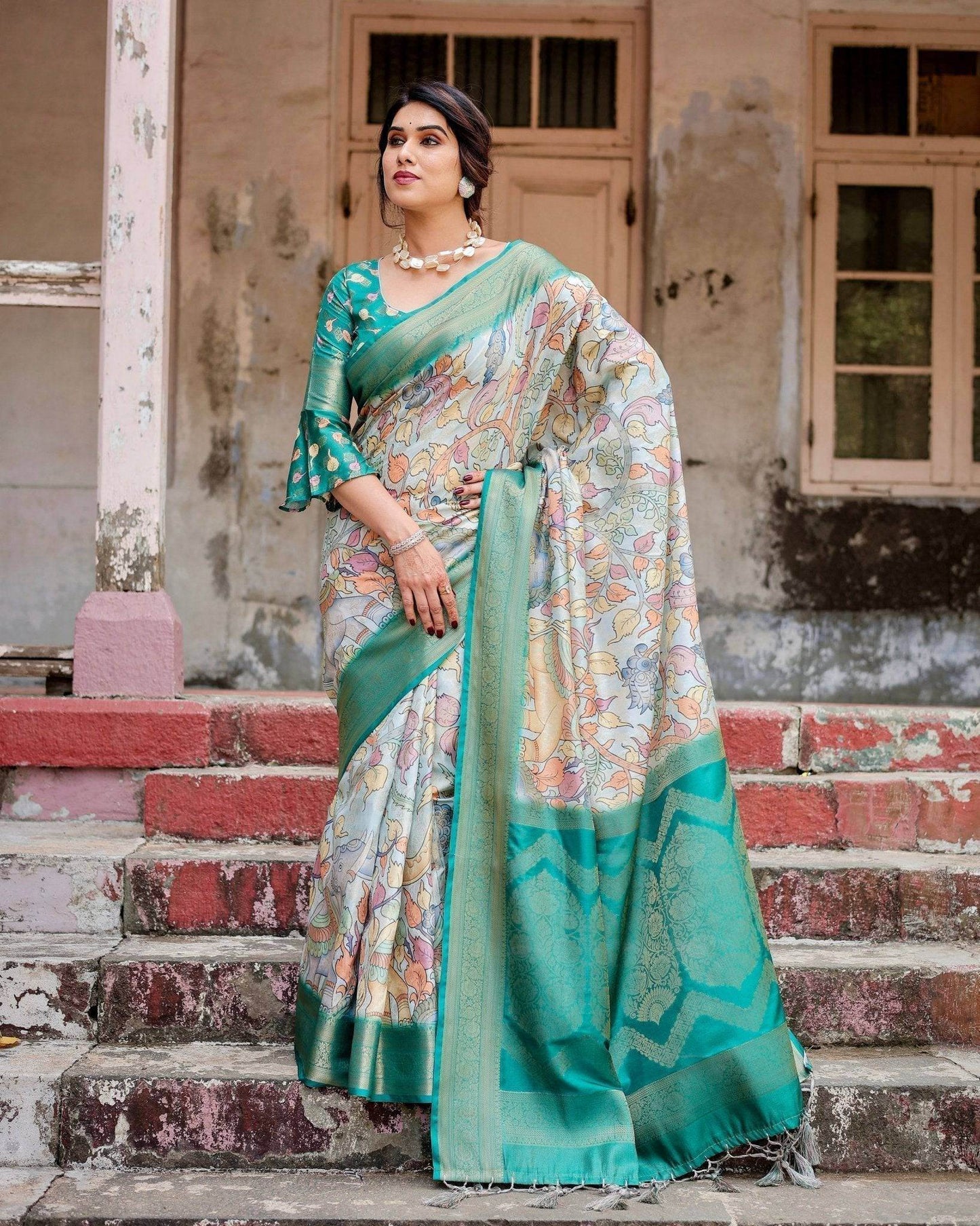 Graceful Green Banarasi Silk Saree with Vibrant Motifs and Zari Woven Pallu - SEEANS