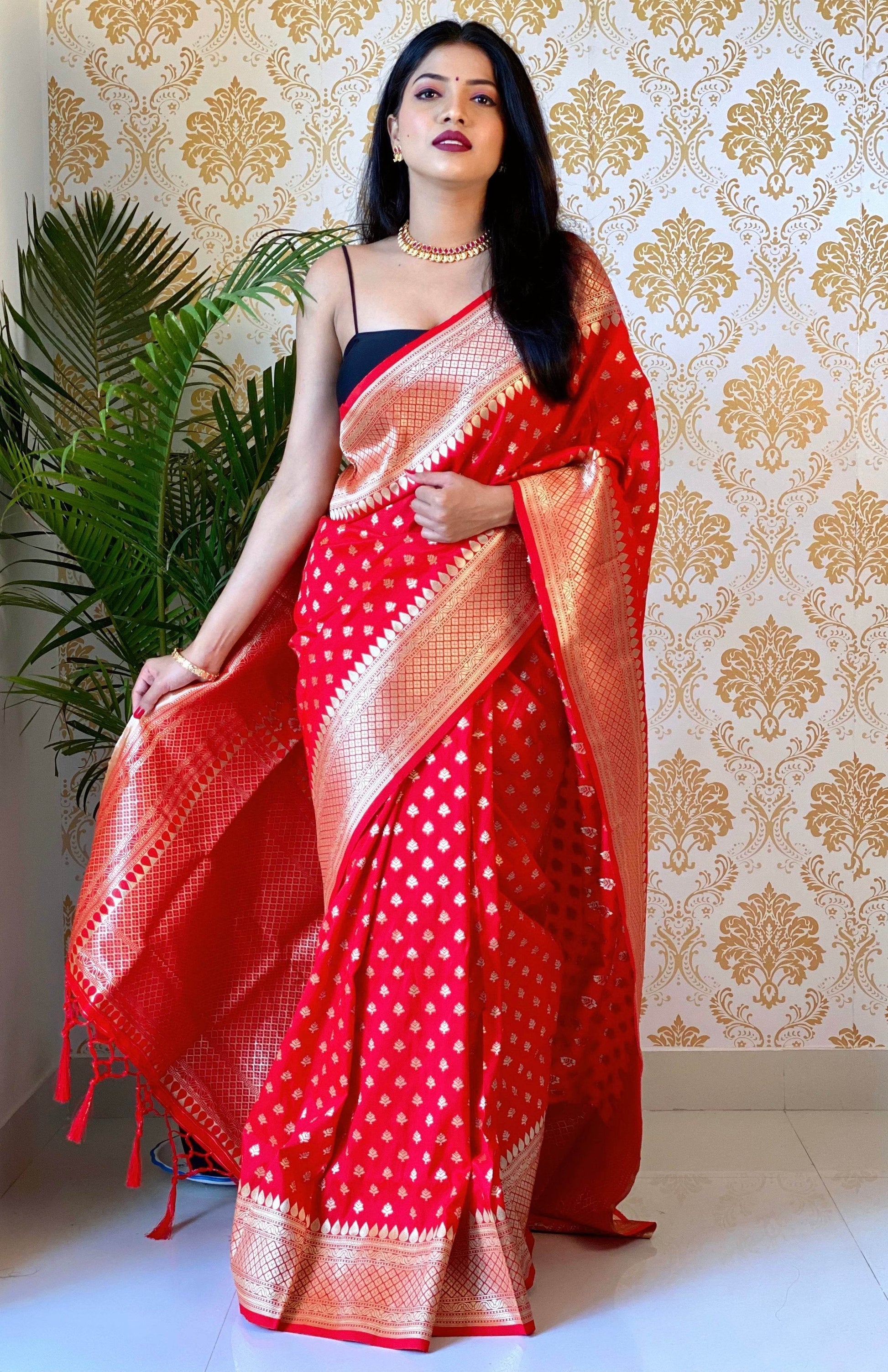 Pure Banarasi Silk Saree with Zari Weaving – Royal Vintage Design - SEEANS