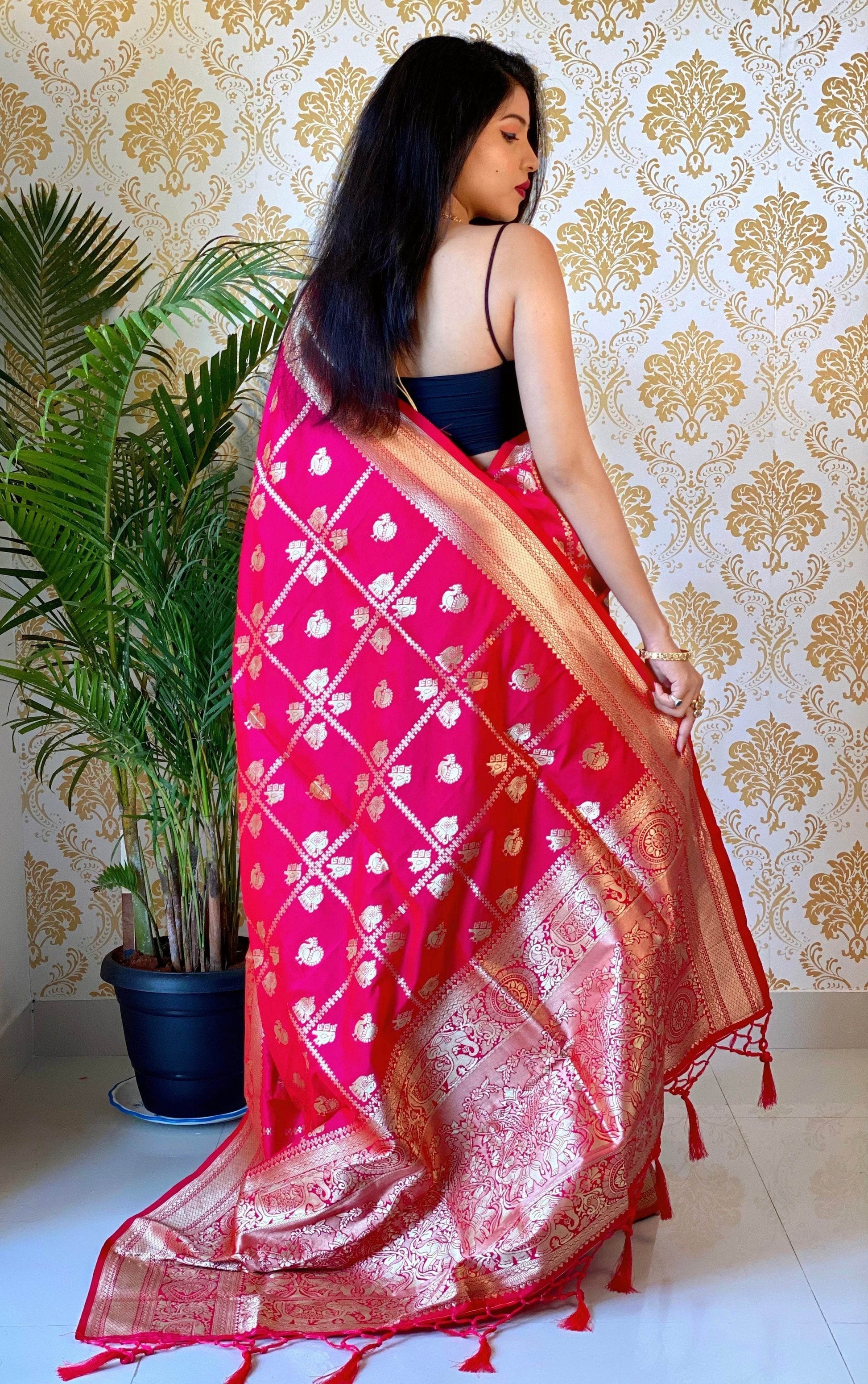 Pure Banarasi Silk Saree with Zari Weaving – Vintage Elegance - SEEANS