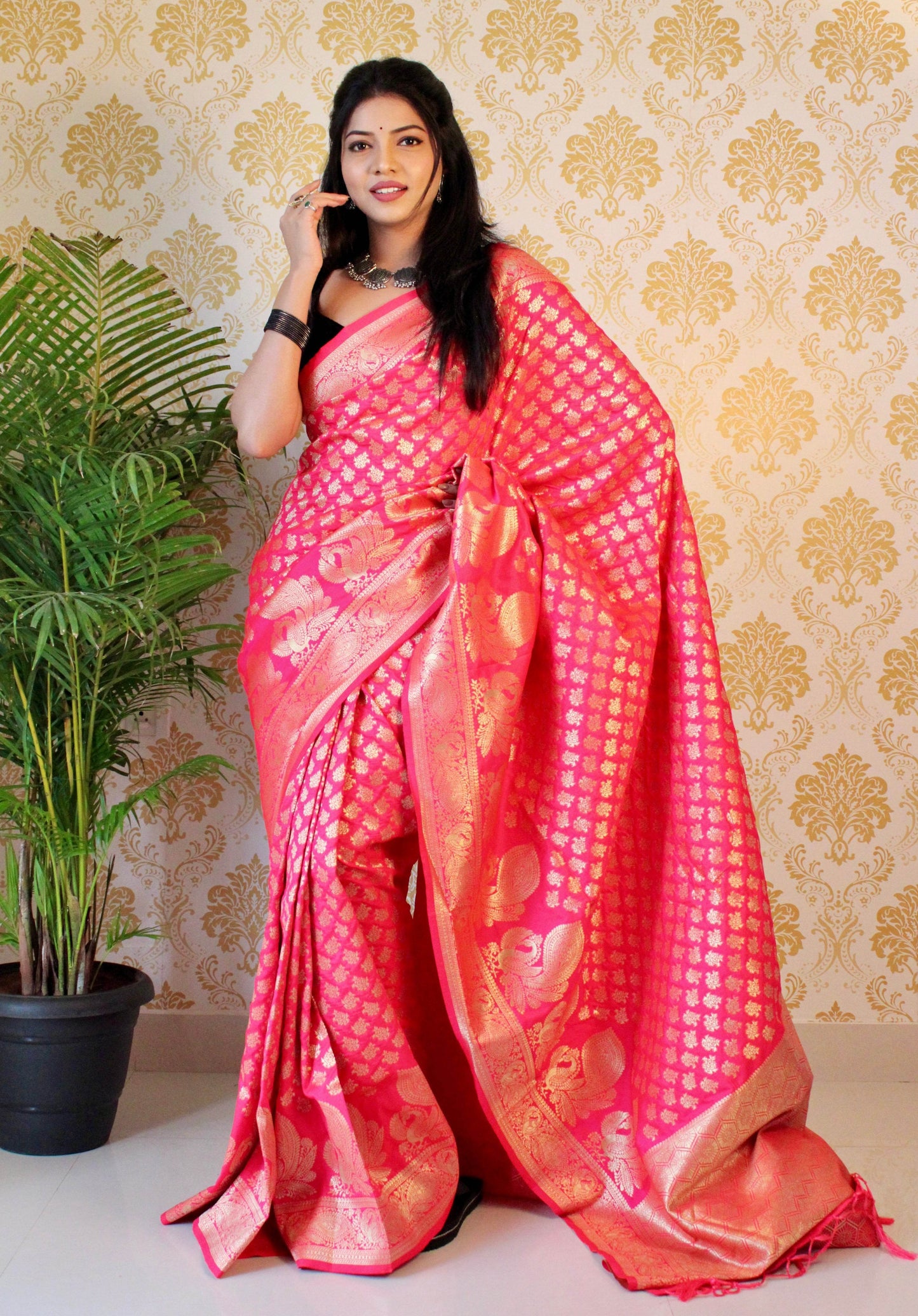 Pure Banarasi Silk Saree with Zari Weaving – Elegant Vintage Design - SEEANS