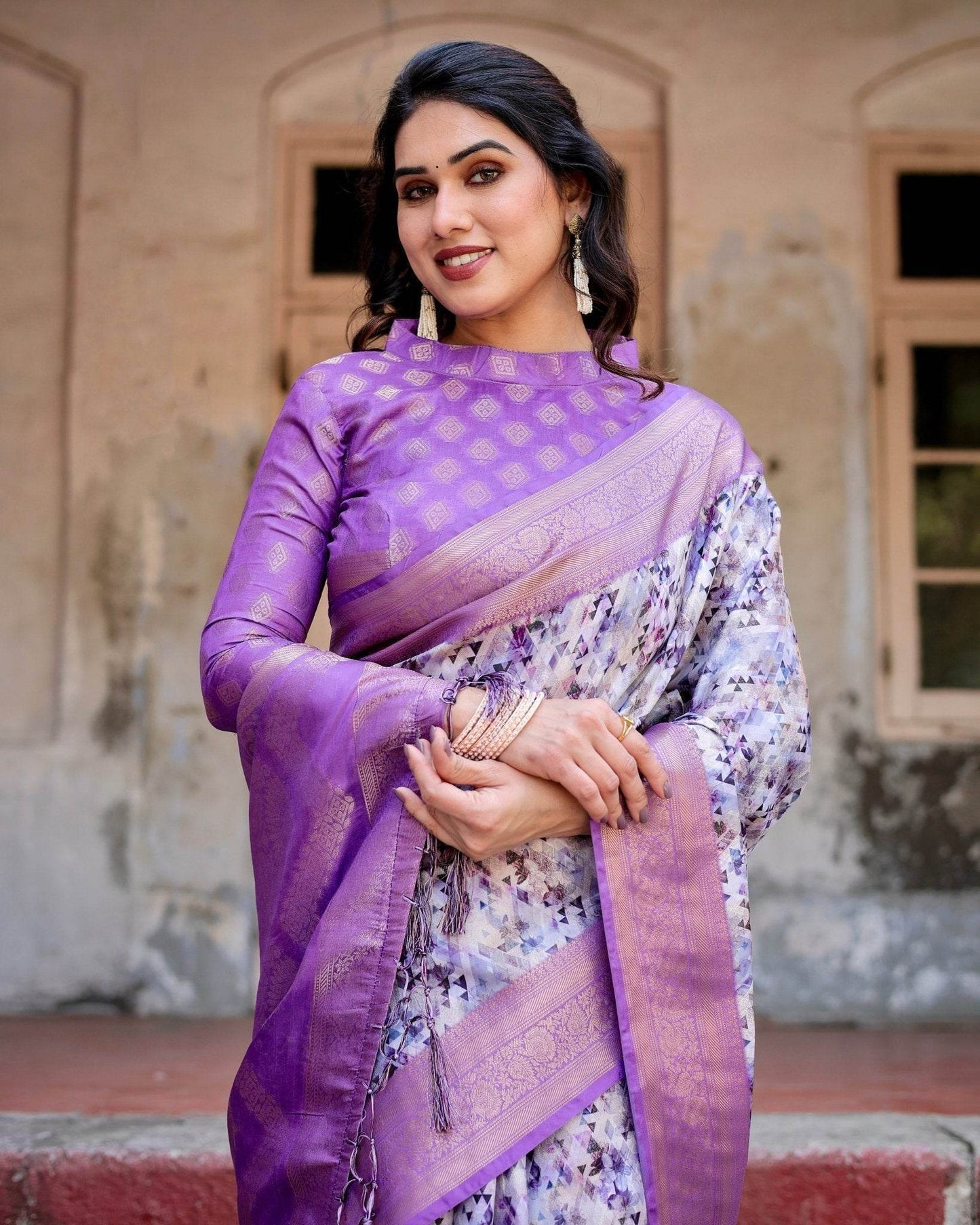 Lavender and White Geometric Floral Digital Print Banarasi Silk Saree with Zari Weave and Tassel-Embellished Pallu - SEEANS