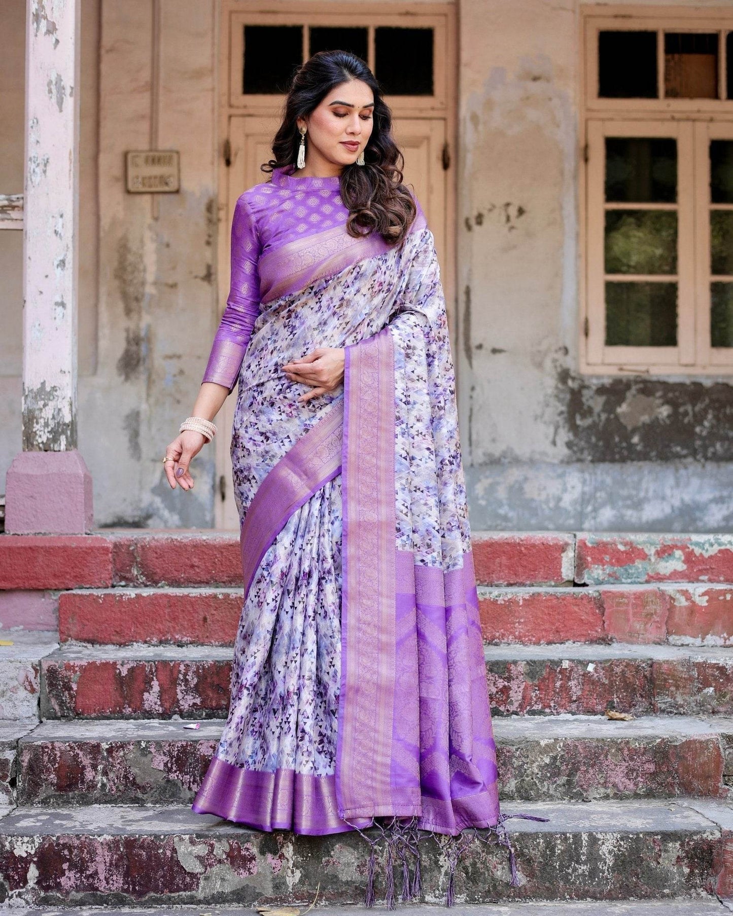 Lavender and White Geometric Floral Digital Print Banarasi Silk Saree with Zari Weave and Tassel-Embellished Pallu - SEEANS