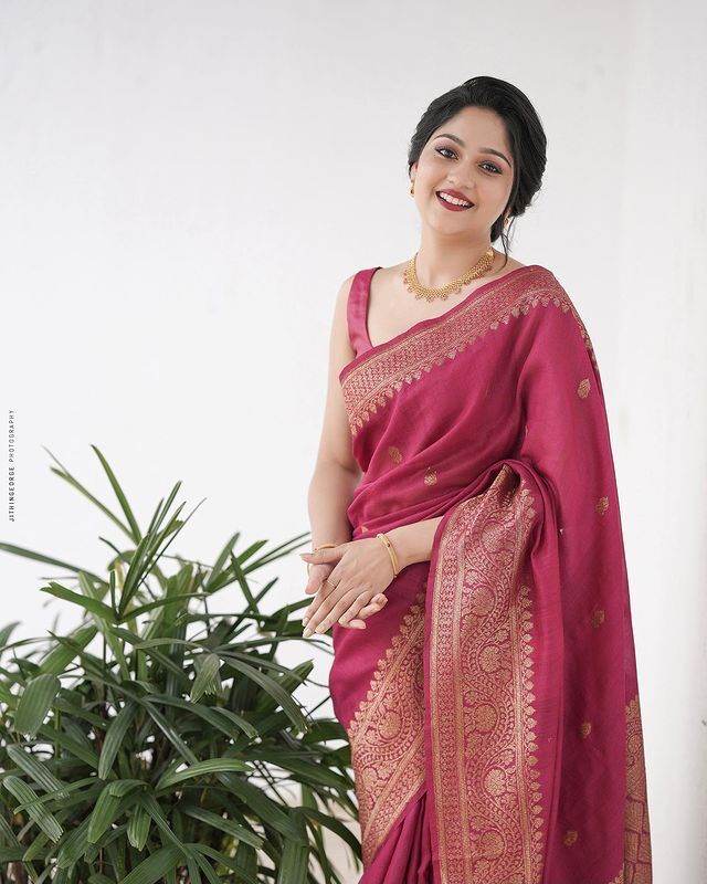 Kanjivaram Soft Litchi Silk Saree - Luxurious & Comfortable - SEEANS