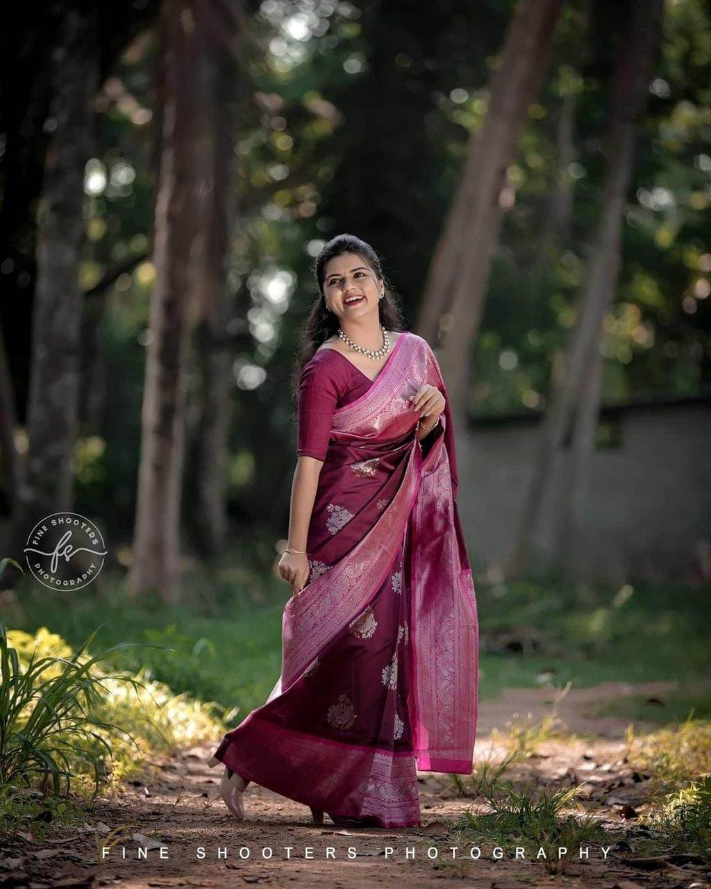 Kanjivaram Soft Lichi Silk Saree with Royal Weaving - Vintage Design - SEEANS