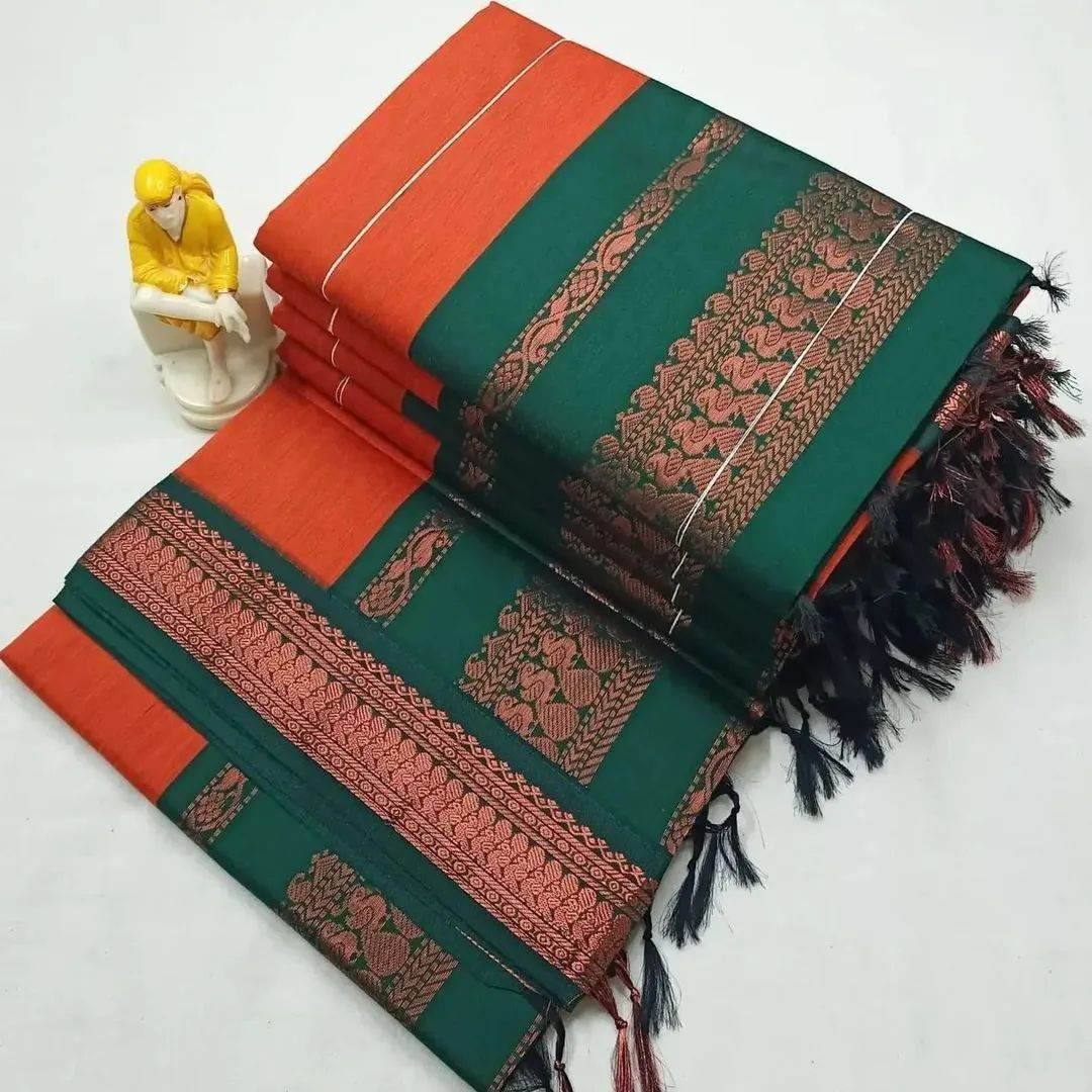 Kanjivaram Soft Lichi Silk Saree with Vintage Weaving & Rich Border - SEEANS