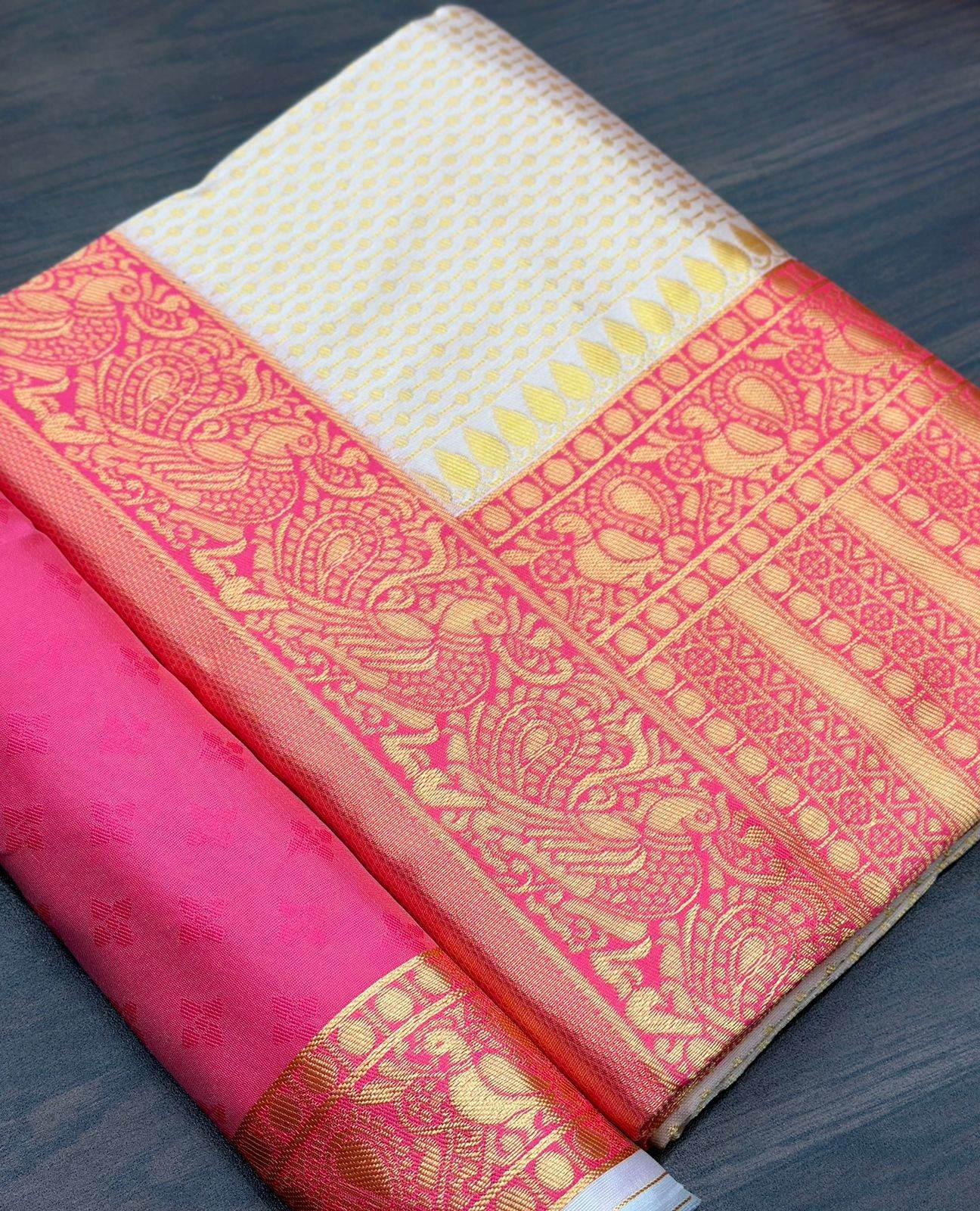 Kanjivaram Soft Lichi Silk Saree with Rich Weaving & Vintage Design - SEEANS