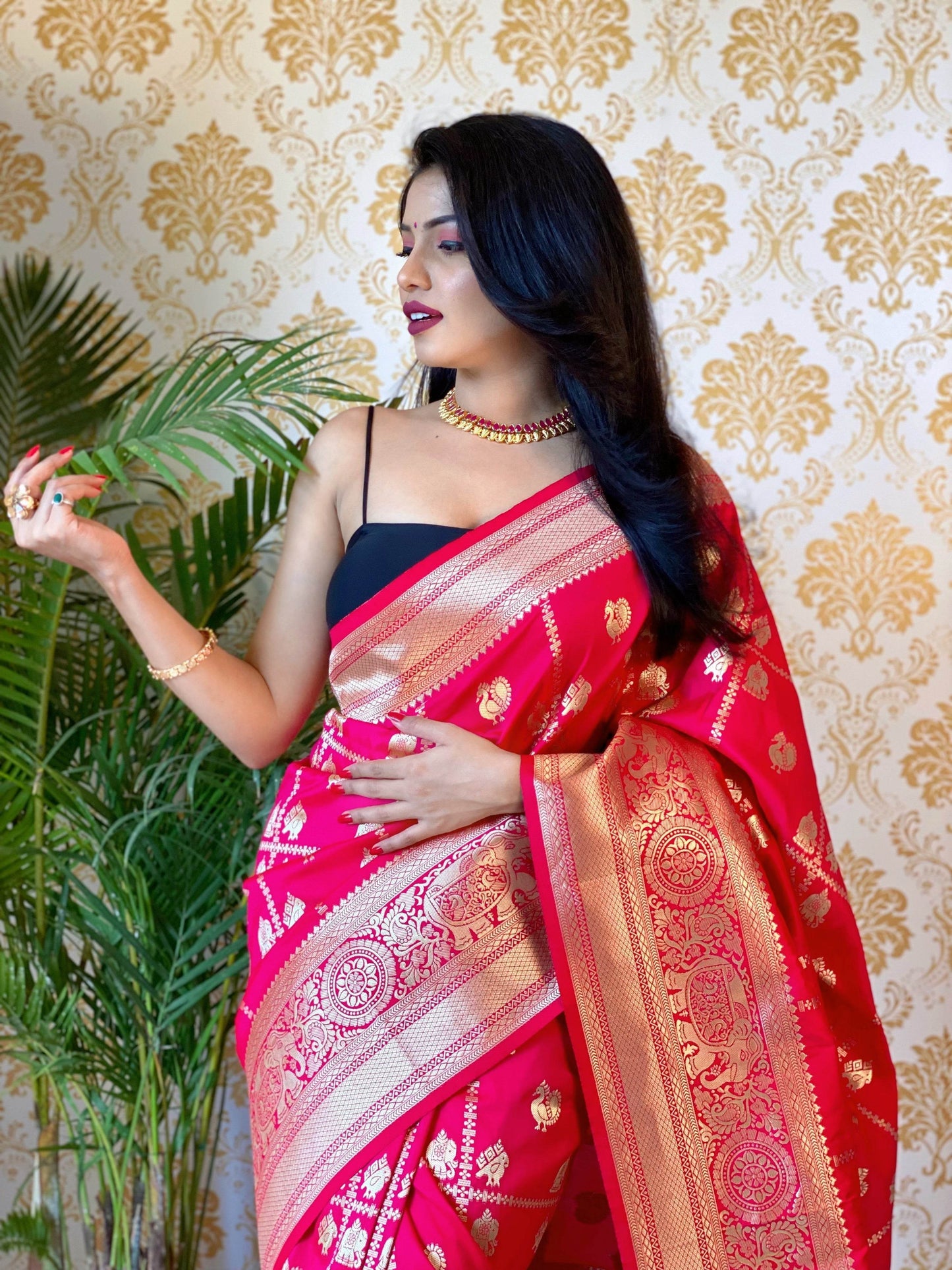 Pure Banarasi Silk Saree with Zari Weaving – Vintage Elegance - SEEANS