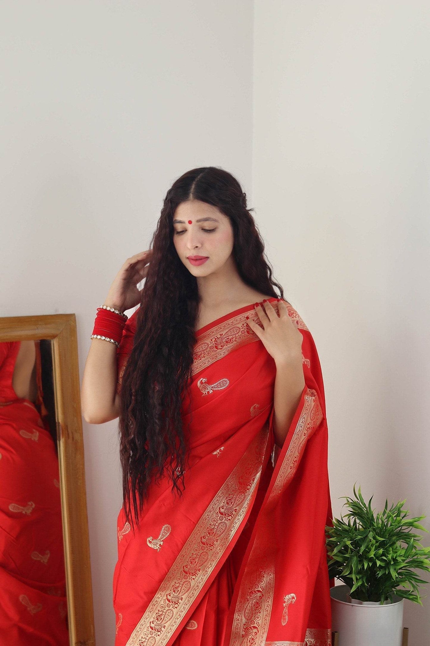 Pure Banarasi Silk Saree with Zari Weaving | Unstitched Blouse - SEEANS